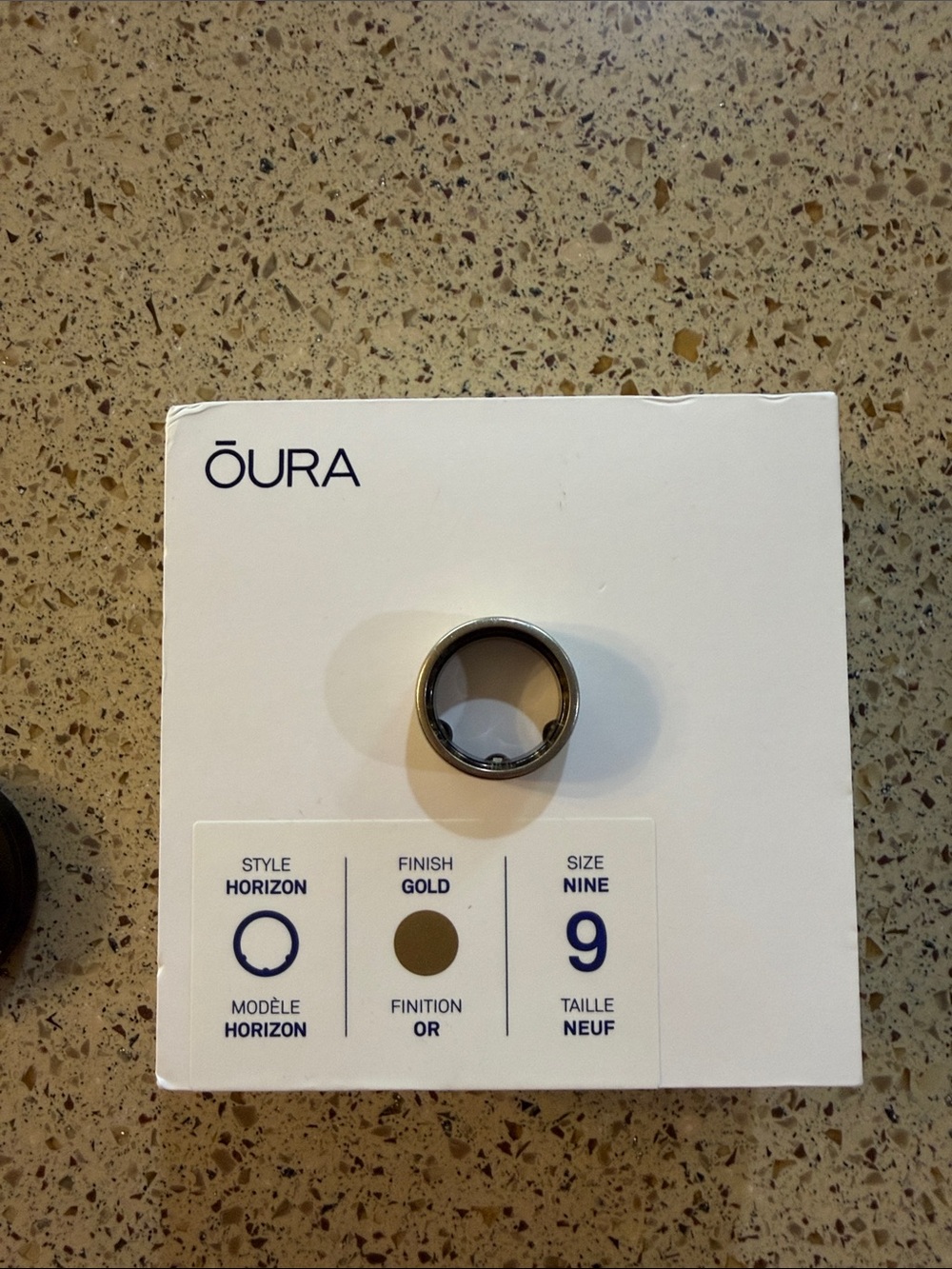 Oura Horizon Ring in Gold and Black